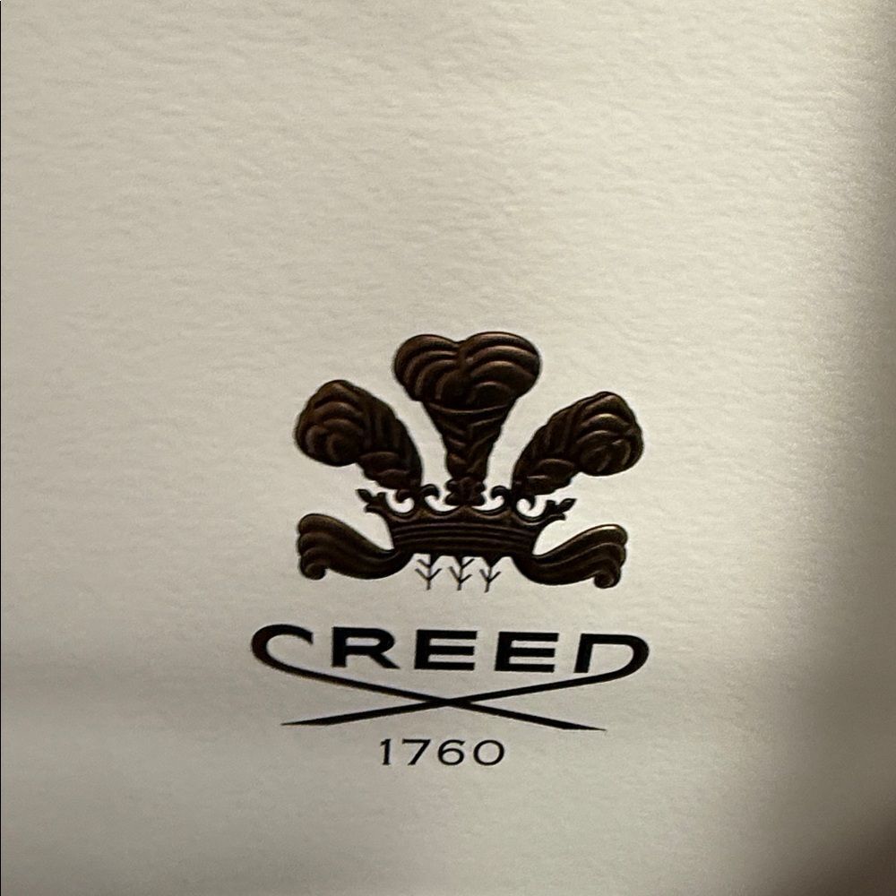 Creed Luxury White and Gold Bag with tissue paper - Picture 6 of 12